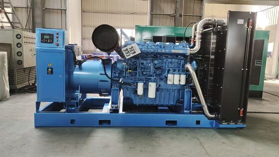 1500/1800 tr/min Vitesse nominale Weichai Groupe électrogène diesel 750KVA/600KW avec modèle de moteur 6M33D725E310 et consommation de carburant de 15,7 L/h